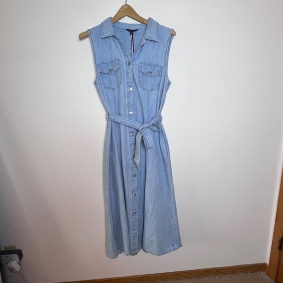 Tommy Hilfiger Denim Maxi Dress Belted Button Down Size 10 Light Wash Sleeveless - Picture 2 of 10